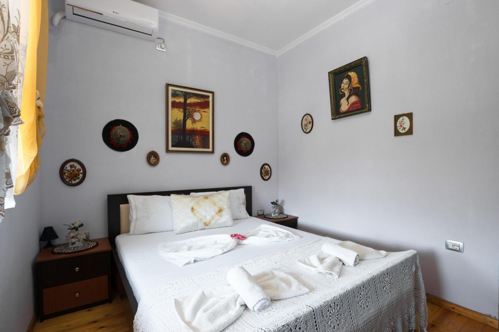 Leka GuestHouse Gjirokastër Extérieur photo