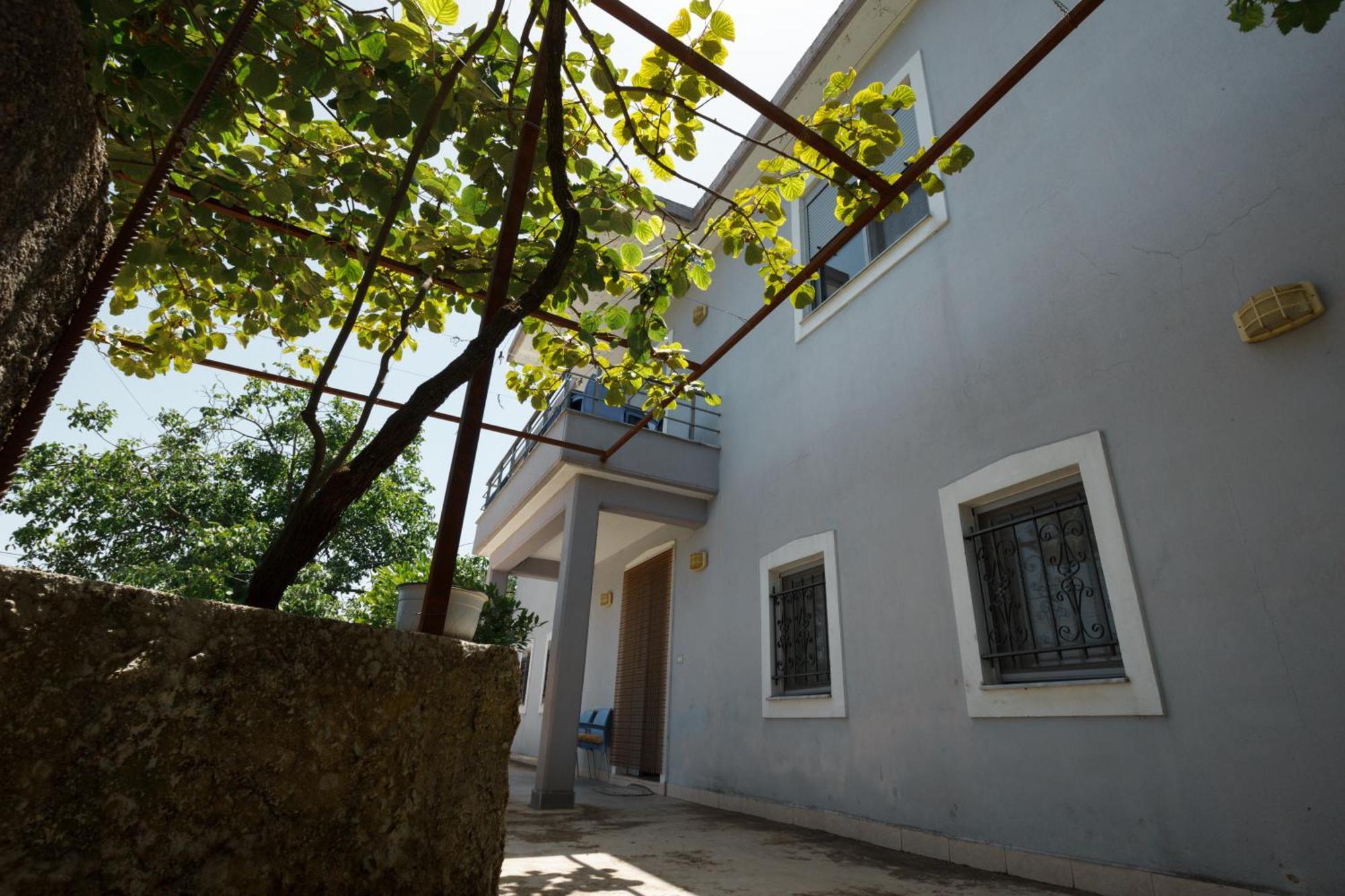 Leka GuestHouse Gjirokastër Extérieur photo