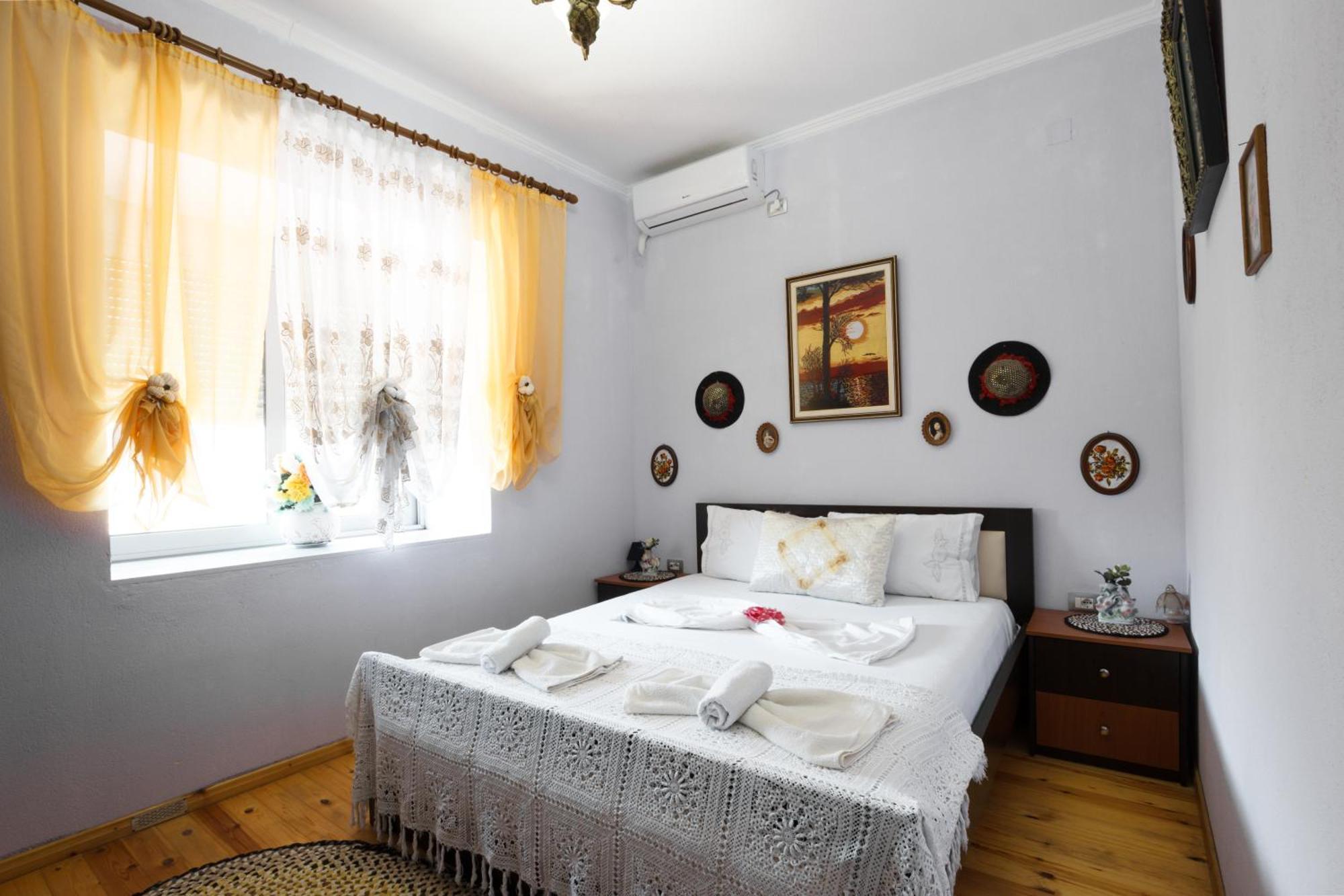 Leka GuestHouse Gjirokastër Extérieur photo